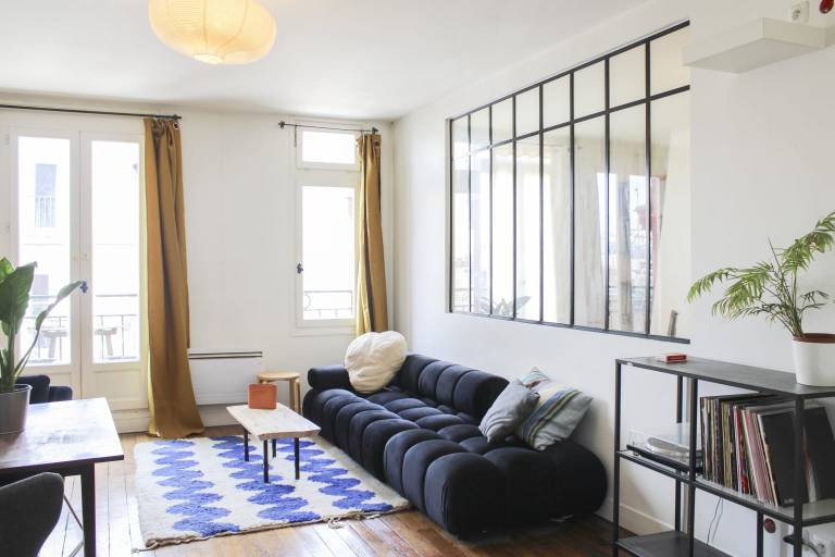 Spacious 3 room with balcony in the heart of Paris