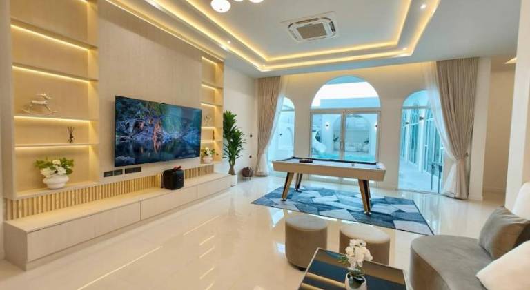 Villa with pool — photo 2