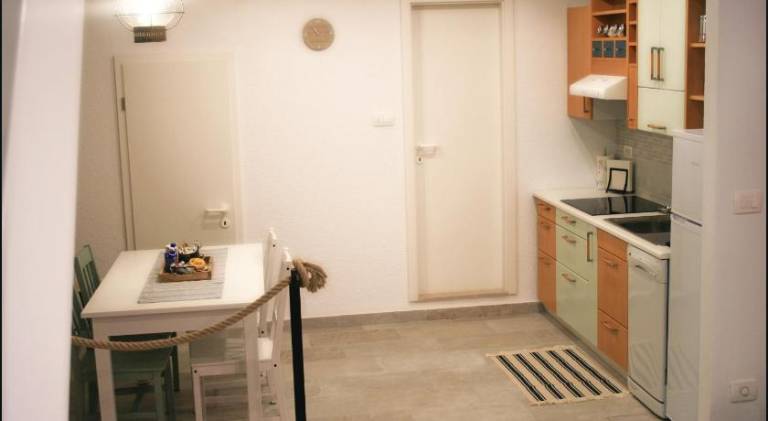 House with 2 rooms for 6 persons — photo 5