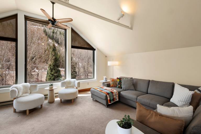 This Three Bedroom Condo Boasts Great Views of the Ski Area! — photo 5