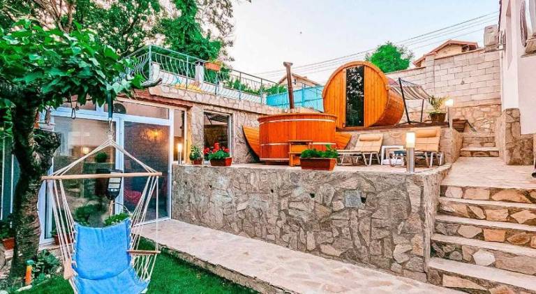 Villa with sauna & jacuzzi — photo 4
