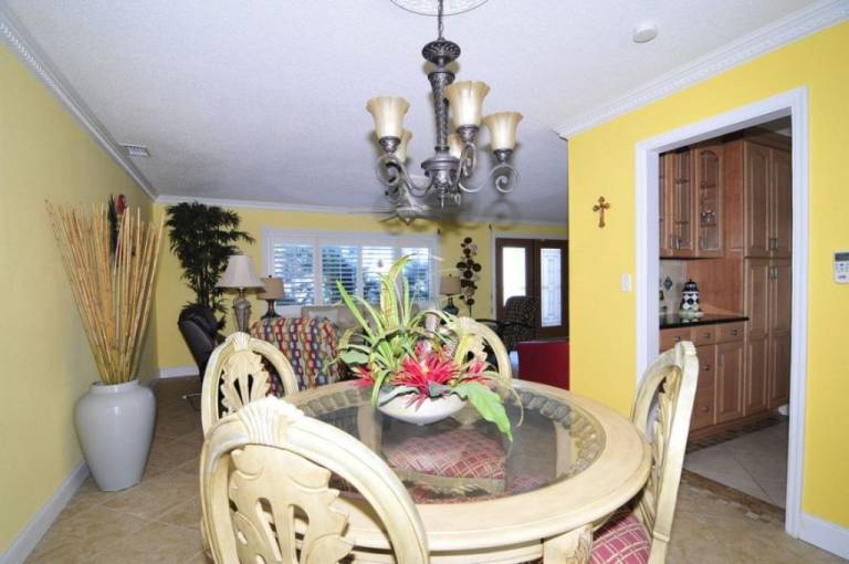 Banana River Beauty - Five Bedroom Waterfront Home with Heated Pool and Spa — photo 4