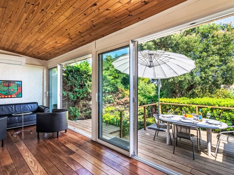 Vacation home with terrace & pool — photo 3