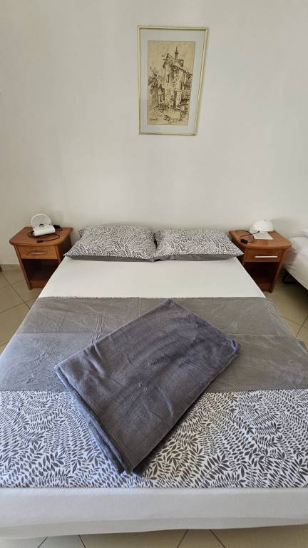 Rental apartment with BBQ & terrace in Sibenik