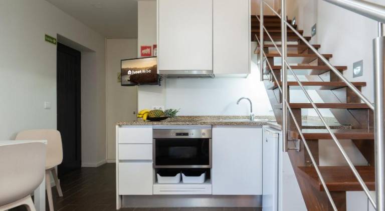 Apartment with patio | Close to Clérigos Church | Pets allowed — photo 4