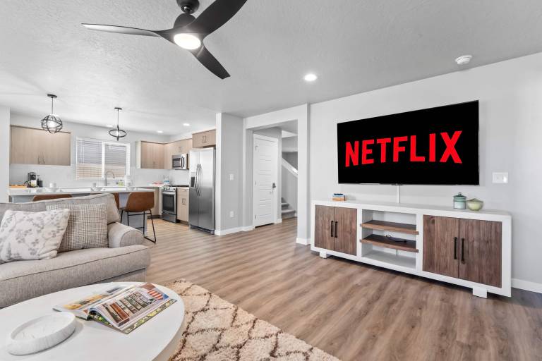 Children-friendly vacation home with pool & jacuzzi | Suitable for remote work | Pets allowed — photo 2