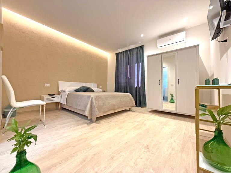Private room with yard & barbeque in San Giovanni Teatino