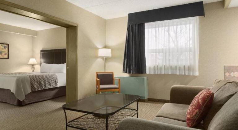 Travelodge by Wyndham Winnipeg East — photo 2