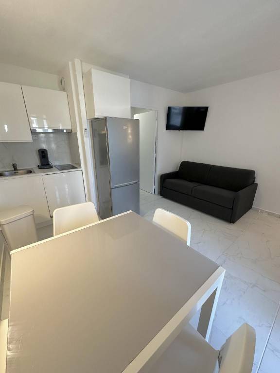 Holiday apartment with patio & garden | Next to the beach | Good for workation | Pets allowed — photo 3