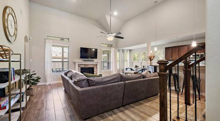 Fully equipped ample vacation home with grill & yard | Suitable for remote work | Pets allowed — photo 4