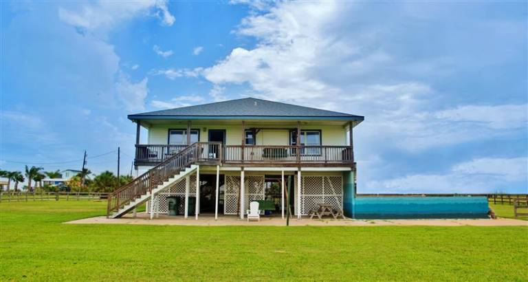 Spacious Galveston Retreat w Yard & Beach Access