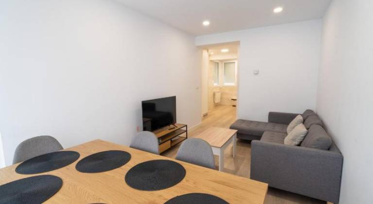 Rental apartment with 3 rooms for 6 persons — photo 2