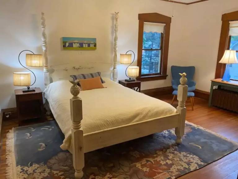 Bed and breakfast  Halcott Center
