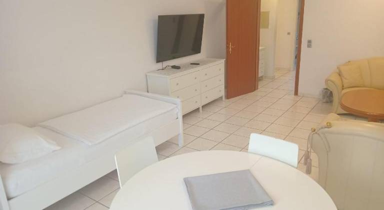 Rental apartment with 2 rooms for 4 persons — photo 2