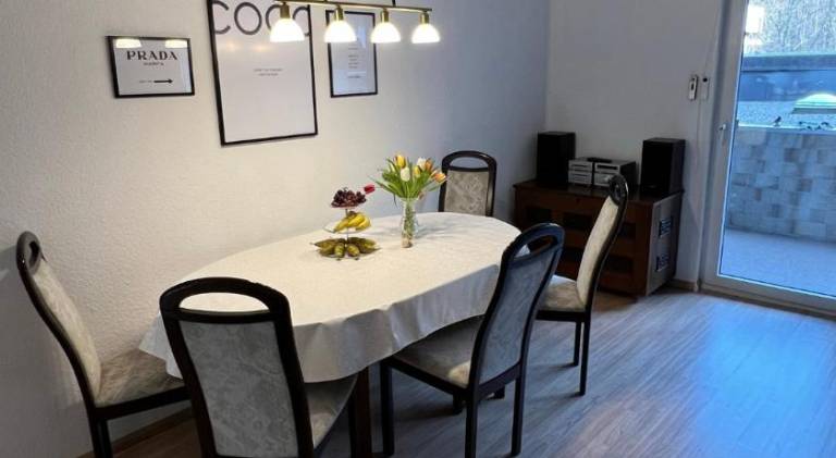 Apartment with pool — photo 3