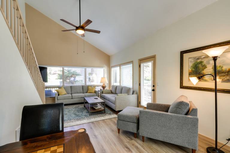 6 Mi to Downtown: Flagstaff Townhome w/ Deck — photo 5