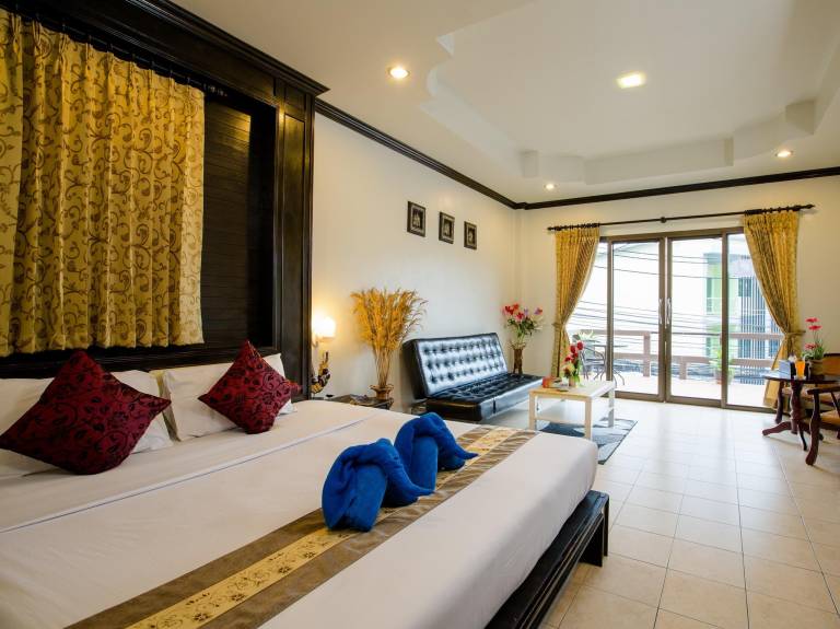 Baan Veerakit Guesthouse in Patong
