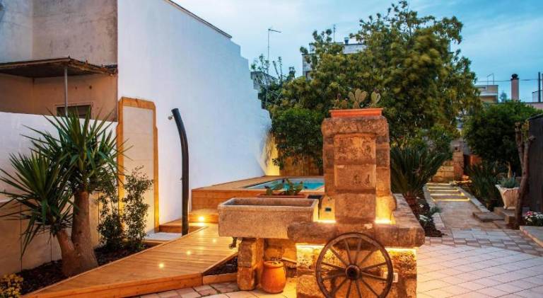 Villa with BBQ, private pool & hot tub | Dogs allowed in Melissa