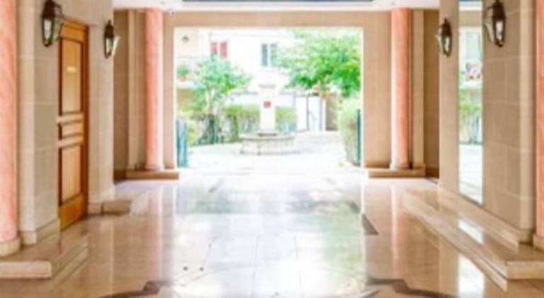 Apartment with 2 rooms for 7 persons in Dijon