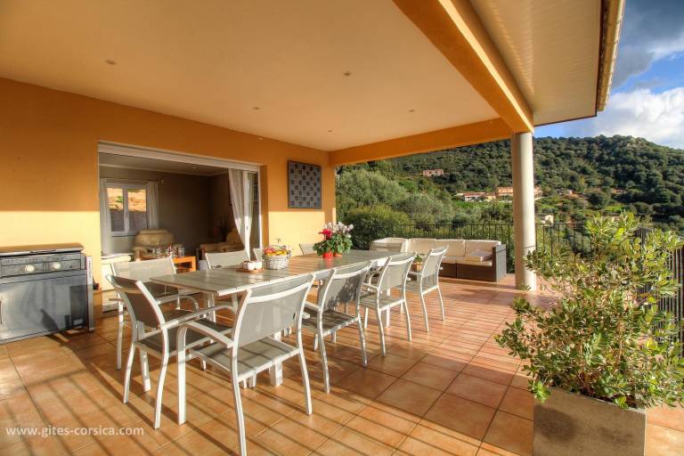 Gite with patio, yard & grill | Mountain view — photo 3