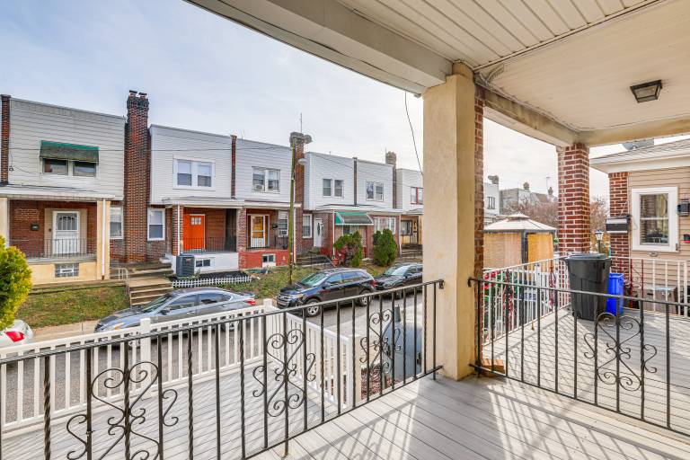 6 Mi to Eagles Games: Stylish Philly Townhome! — photo 3
