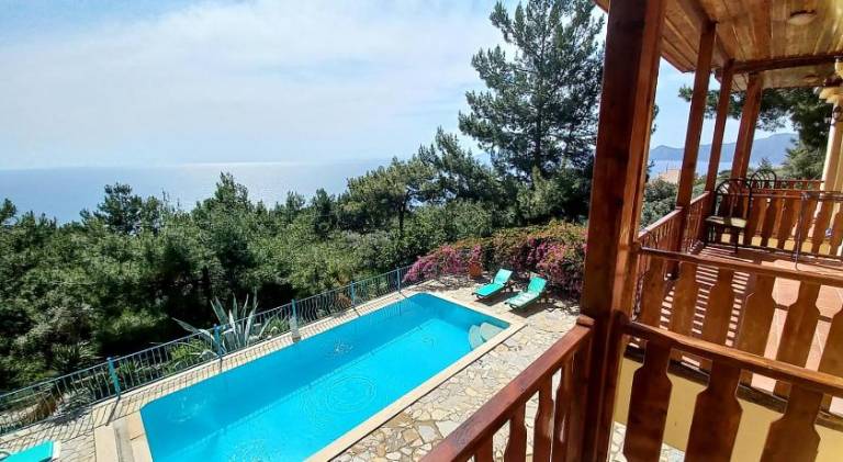 Villa with sea views in Faralya — photo 3