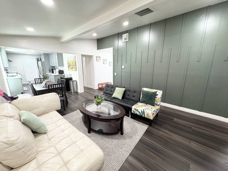 House Southwest Anaheim