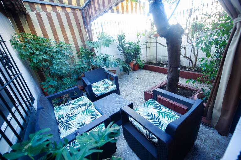 Vacation home with fast internet, patio & yard | City view | Perfect for remote work in Jerez de la Frontera
