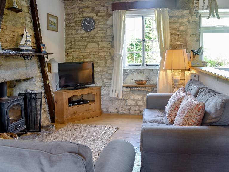 Children-friendly charming cottage with yard | Pets are welcome — photo 2