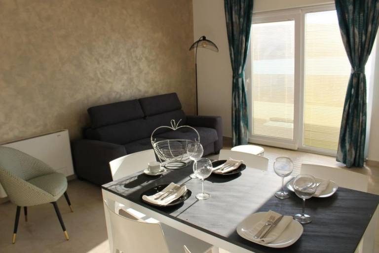 Holiday apartment with pool & yard | Sea view — photo 4