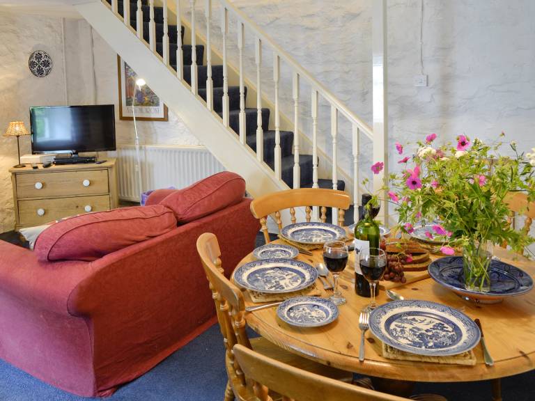 Family-friendly cottage with BBQ & yard | Pets are welcome — photo 5