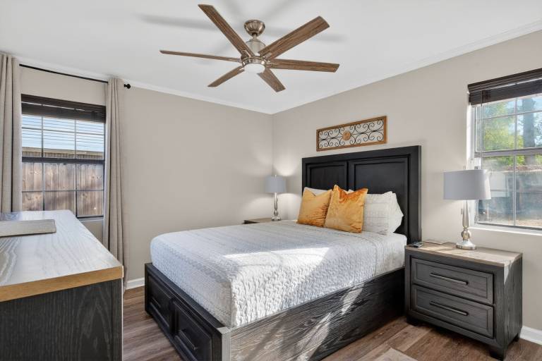 Child-friendly beautiful house with patio & yard | Pets are welcome — photo 2