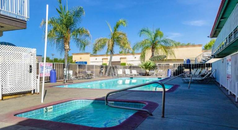 Motel 6 Fresno, CA - Yosemite Hwy — photo 4