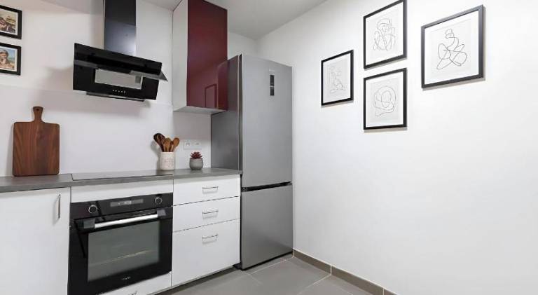 Spacious 4BR for 8 - Steps from Trocadero — photo 2