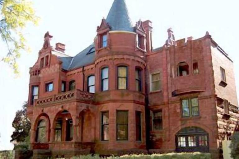 Schuster Mansion Bed & Breakfast