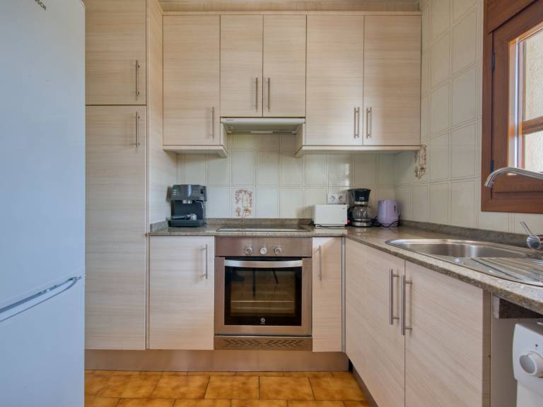 Fully equipped nice vacation home with garden, pool & patio | Sea view | Close to the beach | Pet-friendly — photo 4