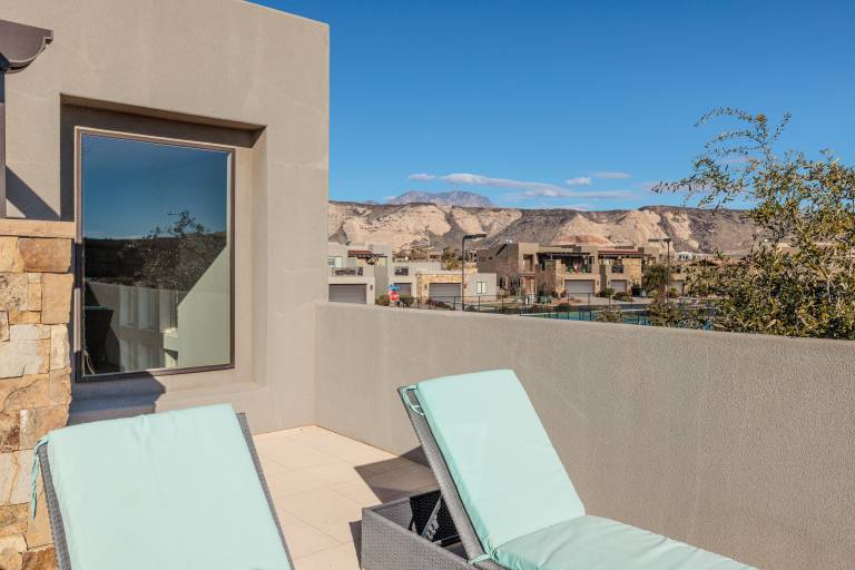 Fully equipped vacation home with BBQ, jacuzzi & heated pool | Golf view | Dogs allowed — photo 3