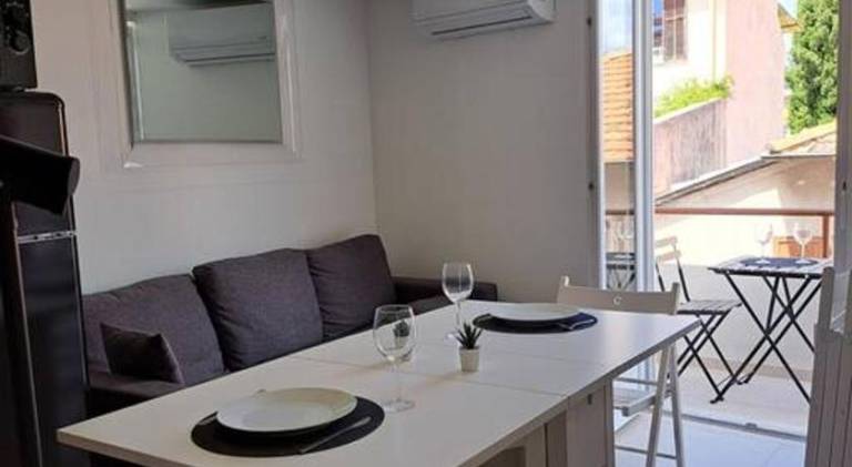 Charming apartment with patio | Beach nearby | Perfect for remote work | Pets are welcome — photo 4