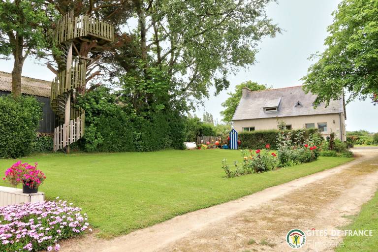 Gite with garden, patio & BBQ | Dogs allowed — photo 2