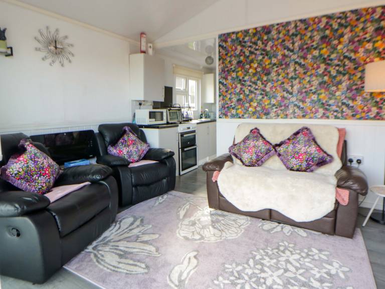Cottage with garden | Beach view — photo 4