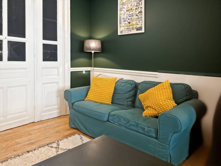 Rental apartment with patio — photo 2