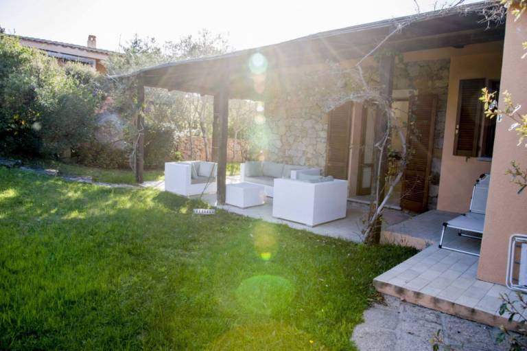 Children-friendly lovely villa with patio & yard | Garden view | Dogs allowed — photo 5