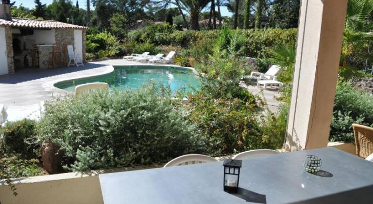 Lovely holiday apartment with barbecue, garden & private pool | Close to the beach | Pets allowed — photo 4