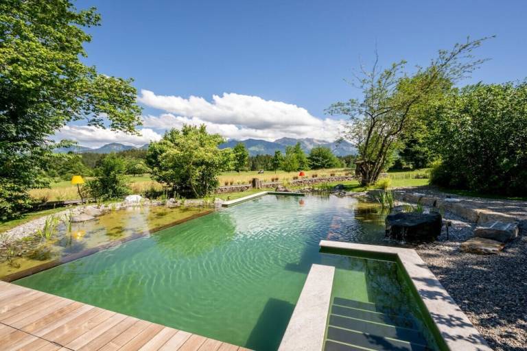 Chalet with yard, pool & sauna in Fischen im Allgaeu