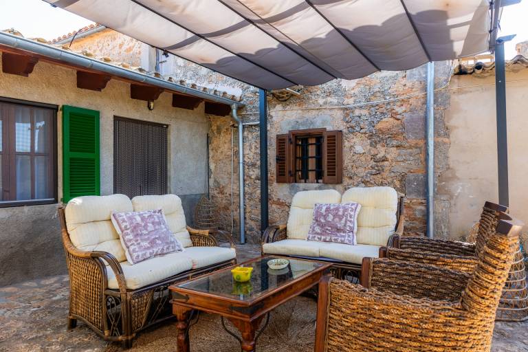 Country House 'Can Hostalet' with Private Terrace, Wi-Fi and Air Conditioning — photo 4