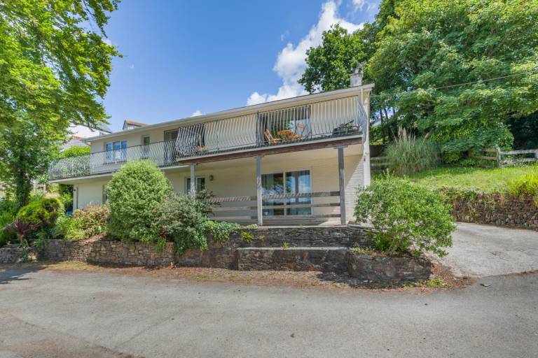Holiday apartment with patio in Looe
