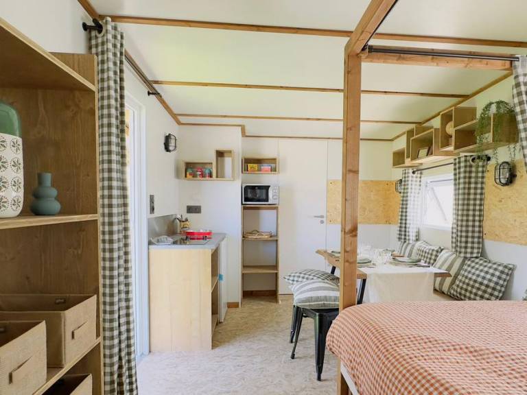 Vacation home with BBQ, heated pool & patio | Sea view — photo 5