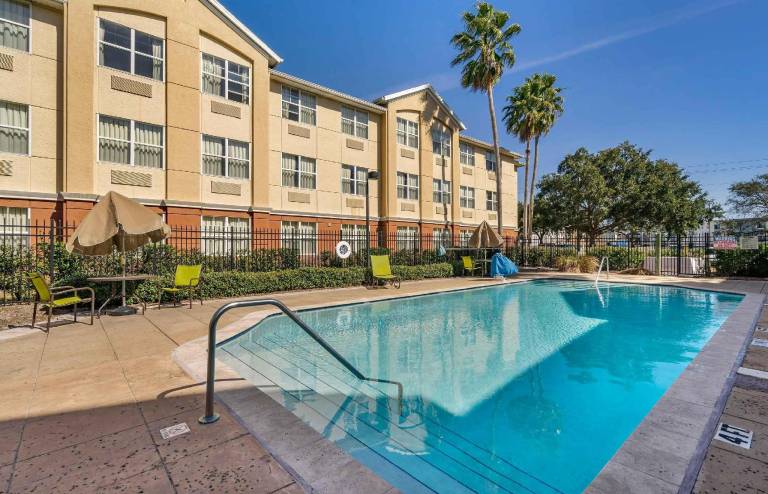 Extended Stay America Suites - Tampa - Airport - N. Westshore Blvd. — photo 3