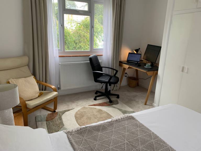 2 Bed-Sleeps 4-Parking-Pets-10 min walk to Beach — photo 3