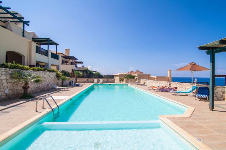 Child-friendly beautiful apartment with yard, barbecue & pool | Pet-friendly in Rethymno